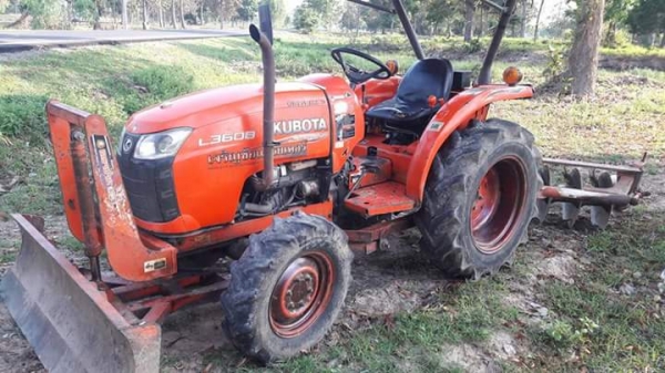 ด่วนนะ..ถึงเวลาลุยแล้ว.. ปี53.36แรง.พร้อมอุปกรณ์3อย่าง ใบดัน ผานหลัง.โรตารี่..เล่มทะเบียน..249000.โทร.0837335338-0636359242..