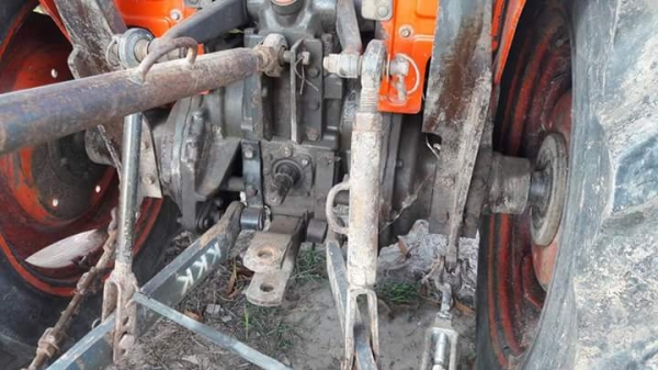 ด่วนนะ..ถึงเวลาลุยแล้ว.. ปี53.36แรง.พร้อมอุปกรณ์3อย่าง ใบดัน ผานหลัง.โรตารี่..เล่มทะเบียน..249000.โทร.0837335338-0636359242..