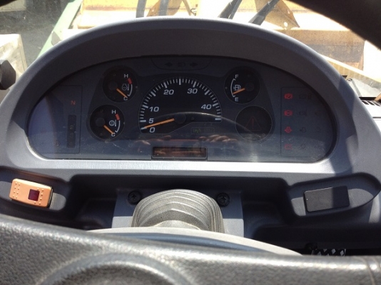 รถตักล้อยาง2คิว Komatsu WA200-5 สภาพเดิมๆ เพิ่งถึงไทย สภาพเนี๊ยบ