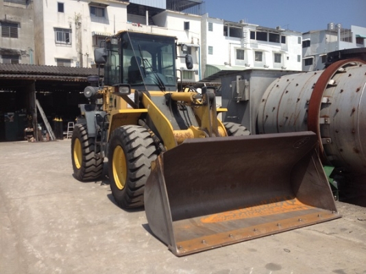 รถตักล้อยาง2คิว Komatsu WA200-5 สภาพเดิมๆ เพิ่งถึงไทย สภาพเนี๊ยบ