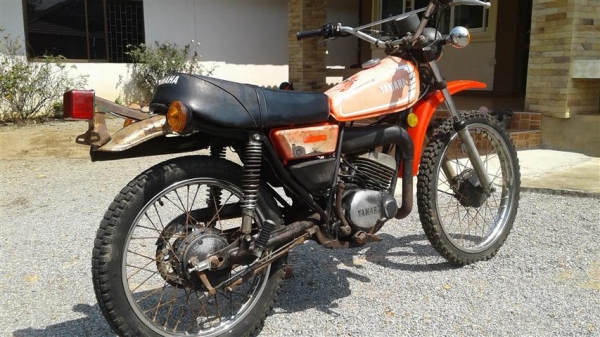 ขาย Yamaha DT100 เอกสารพร้อมโอนเครื่องพอใช้ระบบไฟใช้งานได้ปั้มออโต้ลู้ปทำงานอะไหล่เดิมติดรถเยอะ