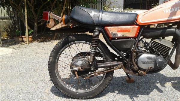 ขาย Yamaha DT100 เอกสารพร้อมโอนเครื่องพอใช้ระบบไฟใช้งานได้ปั้มออโต้ลู้ปทำงานอะไหล่เดิมติดรถเยอะ
