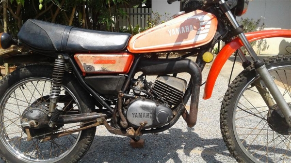 ขาย Yamaha DT100 เอกสารพร้อมโอนเครื่องพอใช้ระบบไฟใช้งานได้ปั้มออโต้ลู้ปทำงานอะไหล่เดิมติดรถเยอะ