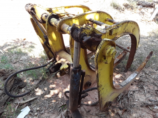 ขายด่วน ชุดคีบอ้อย+บุ้งกี๋ ขายด่วน ชุดคีบอ้อย+บุ้งกี๋