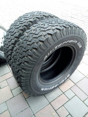 265/75R16  BF Goodrich  มี 2 เส้น  tel.063-286-3551 , 081-427-3941