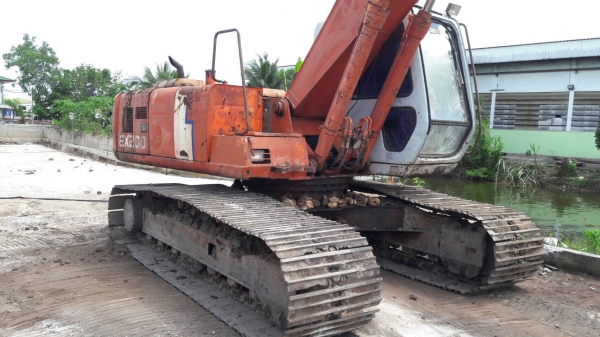 รถขุดEX200-2 เดิมๆสภาพดี ไฟฟ้าตัด ช่วงล่างสวย รถทำงานอยู่ รถขุดEX200-2 เดิมๆสภาพดี ไฟฟ้าตัด ช่วงล่างสวย รถทำงานอยู่