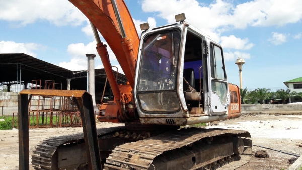 รถขุดEX200-2 เดิมๆสภาพดี ไฟฟ้าตัด ช่วงล่างสวย รถทำงานอยู่
