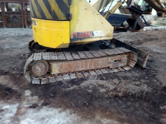 รถขุดKomatsu 50UU. รถใช้งานอยู่ รถขุดKomatsu 50UU. รถใช้งานอยู่