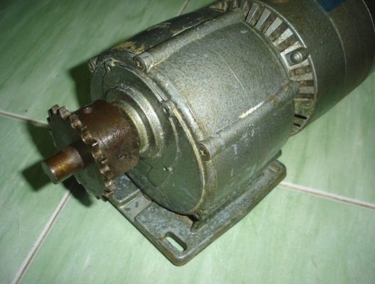 ขายมอเตอร์เกียร์ทดรอบ rpm. 47   มอเตอร์ 125w /220v.  made in england