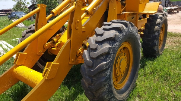 ขาย รถตัก CAT 910 สภาพพร้อมใช้งาน ต่อแขนเรียบร้อย เครื่องดี เกียร์ดี ปั้มดี ราคาต่อรองได้ครับ