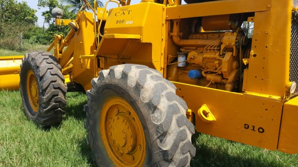 ขาย รถตัก CAT 910 สภาพพร้อมใช้งาน ต่อแขนเรียบร้อย เครื่องดี เกียร์ดี ปั้มดี ราคาต่อรองได้ครับ