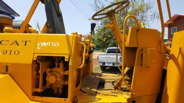 ขาย รถตัก CAT 910 สภาพพร้อมใช้งาน ต่อแขนเรียบร้อย เครื่องดี เกียร์ดี ปั้มดี ราคาต่อรองได้ครับ