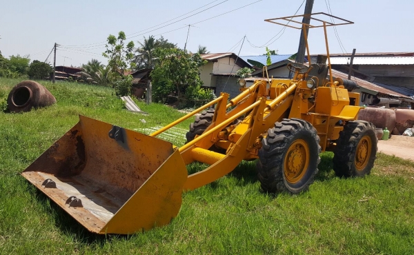 ขาย รถตัก CAT 910 สภาพพร้อมใช้งาน ต่อแขนเรียบร้อย เครื่องดี เกียร์ดี ปั้มดี ราคาต่อรองได้ครับ