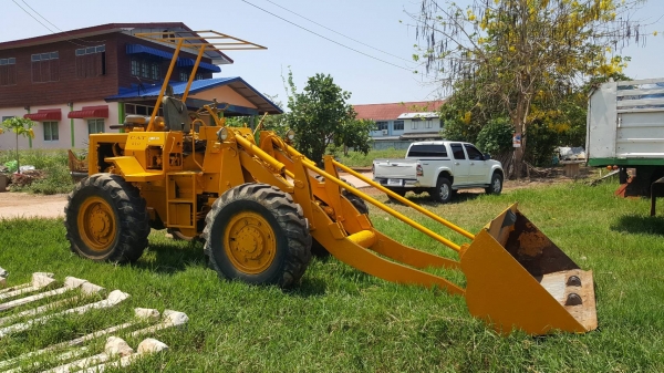 ขาย รถตัก CAT 910 สภาพพร้อมใช้งาน ต่อแขนเรียบร้อย เครื่องดี เกียร์ดี ปั้มดี ราคาต่อรองได้ครับ
