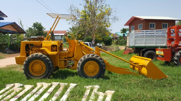 ขาย รถตัก CAT 910 สภาพพร้อมใช้งาน ต่อแขนเรียบร้อย เครื่องดี เกียร์ดี ปั้มดี ราคาต่อรองได้ครับ