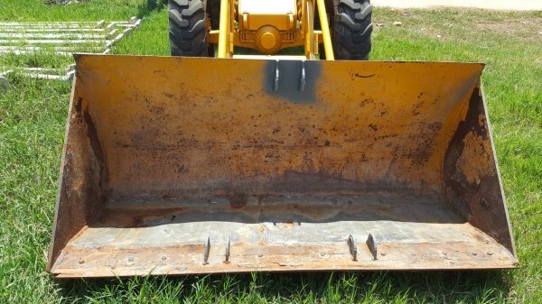 ขาย รถตัก CAT 910 สภาพพร้อมใช้งาน ต่อแขนเรียบร้อย เครื่องดี เกียร์ดี ปั้มดี ราคาต่อรองได้ครับ