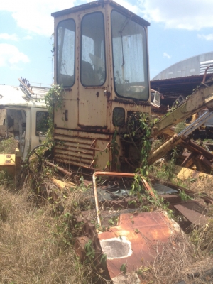 แบ้คโคร เหมืองแร่เครือง lipter2สูบ   มี2คัน   ขานคันละ 80000