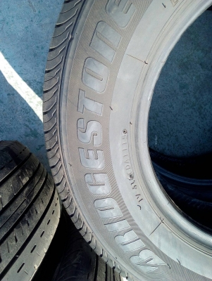 205/70R15 BRIDGESTONE DURAVIS R611 ปี15 ปีใหม่ๆ ไม่มีปะ ชุด 4 เส้น tel. 063-286-3551 ,081-427-3941 205/70R15 BRIDGESTONE DURAVIS R611 ปี15 ปีใหม่ๆ ไม่มีปะ ชุด 4 เส้น tel. 063-286-3551 ,081-427-3941
