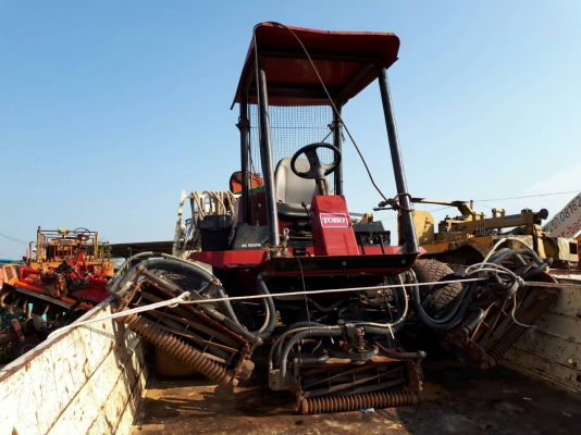 tractor-backhoe ส่งรถตัดหญ้า ตัดกรีน แบบนั่งขับ ไปใช้ในสนามกอล์ฟ แถวบางปะกง