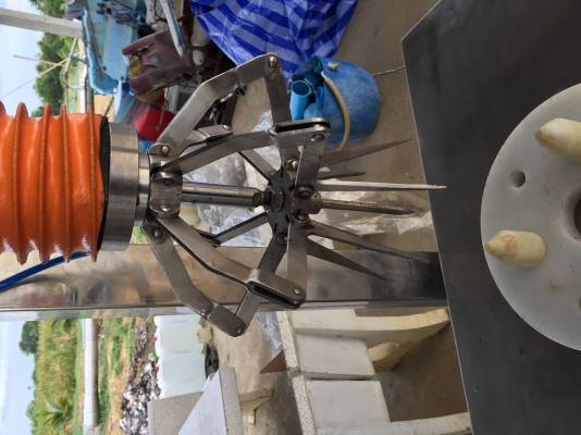 เครื่องปลอกทุเรียน