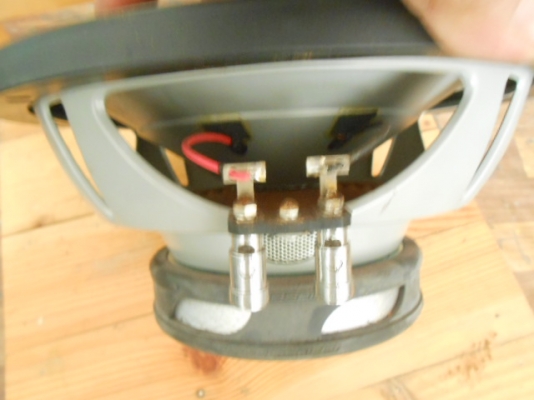 ลำโพงซับ 10 นิ้ว crossfire CF 310 ว้อยเดี่ยว1 ข้าง ลำโพงซับ 10 นิ้ว crossfire CF 310 ว้อยเดี่ยว1 ข้าง