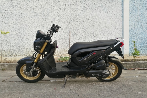 Zoomer x 2557 ตัวTop คอมบายเบรค รูดบัตรได้