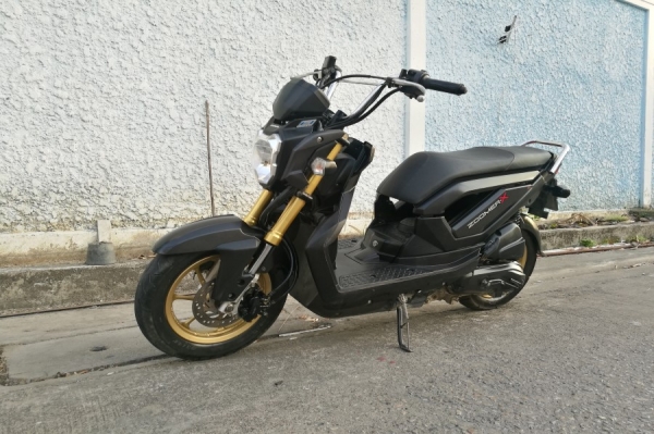 Zoomer x 2557 ตัวTop คอมบายเบรค รูดบัตรได้