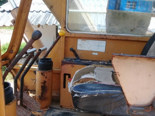รถแบคโฮ KOMATSU PC - 60 สนใจติดต่อ 081 - 6079515 รถแบคโฮ KOMATSU PC - 60 สนใจติดต่อ 081 - 6079515