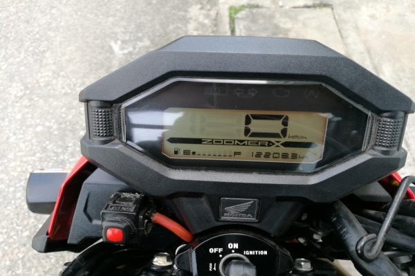 Zoomer 2016 ตัวท้อปรุ่นใหม่ล่าสุด รถบ้านแท้ มือเดียว เล่มชุดโอนครบ