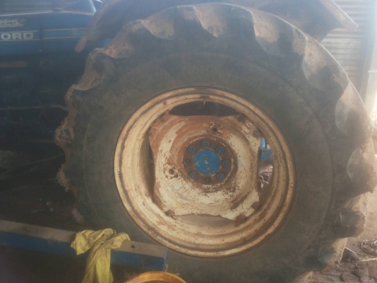 ขายด่วน  รถไถ FORD  6600T3เต็มราคา  ขาย  255,000