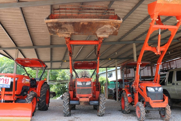ขายรถไถ KUBOTA L4708 พร้อมชุดตักคูโบต้า ราคา 435,000 มีรถขนส่งบริการขนส่งทั่วไทย สามย่านแทรคเตอร์ อ.แกลง จ.ระยอง 0897489639,0818618678,0899347475 https://www.facebook.com/DC-Tractor-Rayong-3071545327?/shop? id line=0897489639 id line=0818618678 id line= ขายรถไถ KUBOTA L4708 พร้อมชุดตักคูโบต้า ราคา 435,000 มีรถขนส่งบริการขนส่งทั่วไทย สามย่านแทรคเตอร์ อ.แกลง จ.ระยอง 0897489639,0818618678,0899347475 https://www.facebook.com/DC-Tractor-Rayong-3071545327?/shop? id line=0897489639 id line=0818618678 id line=