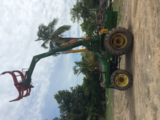 รถไถจอนเดียร2เพลาพร้อมคีบ