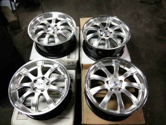 ขายแม็กใหม่ขอบ18  5รู114.3  ขนาด8นิ้ว หน้าหลัง จำนวน 4 วง 9500