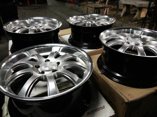 ขายแม็กใหม่ขอบ18  5รู114.3  ขนาด8นิ้ว หน้าหลัง จำนวน 4 วง 9500