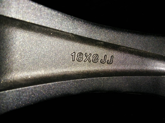 ขายแม็กใหม่ขอบ18  5รู114.3  ขนาด8นิ้ว หน้าหลัง จำนวน 4 วง 9500