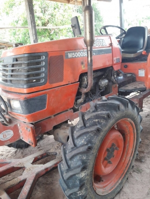 รถไถ M 5000 อุปกร 2 ชิ้น ปี 2551 รถมือเดียว ป้ายแดง พร้อมใช้งาน ราคา 240000 บาท ติดต่อทีเบอร์ 098 668-3479 -094 283-9369 คุณ สิทธิ์