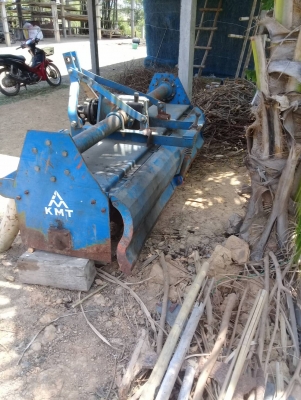 โลตารี 2.20 ใส่รถไถฟรอดอยู่ ขาย  45000 บาท ติดต่อทีเบอร์ 098 668-3479 -094 283-9369 คุณ สิทธิ์