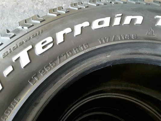 BF KO1 USA. ขนาด 265-75-16 ปี13 สภาพสวยๆ 1ชุด BF KO1 USA. ขนาด 265-75-16 ปี13 สภาพสวยๆ 1ชุด