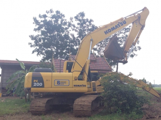 ขาย komatsu pc200-8mo 6,&times;&times;&times;ชม.สภาพสวยพร้อมใช้งาน