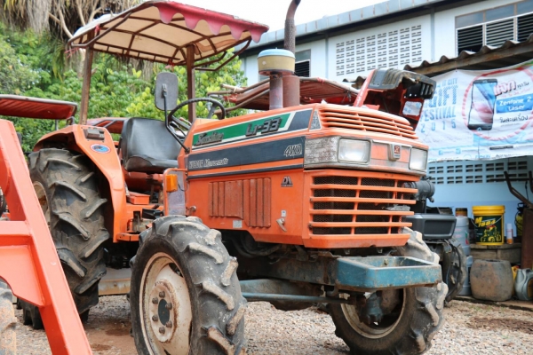 สามย่านแทรคเตอร์ ขายรถไถ KUBOTA L1-33 2เพลา 33แรง ราคา 110,000 มีรถขนส่งบริการขนส่งทั่วไทย ร้านสามย่านแทรคเตอร์ อ.แกลง จ.ระยอง 0897489639,0818618678,0899347475 https://www.facebook.com/DC-Tractor-Rayong-3071545327?/shop? id line=0897489639 id line=08186 สามย่านแทรคเตอร์ ขายรถไถ KUBOTA L1-33 2เพลา 33แรง ราคา 110,000 มีรถขนส่งบริการขนส่งทั่วไทย ร้านสามย่านแทรคเตอร์ อ.แกลง จ.ระยอง 0897489639,0818618678,0899347475 https://www.facebook.com/DC-Tractor-Rayong-3071545327?/shop? id line=0897489639 id line=08186