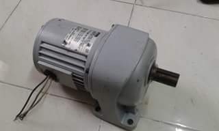 มอเตอร์เกียร์ 220/380  V.ใช้ไฟบ้านได้คับ