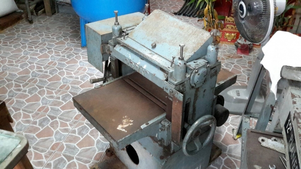 เครื่องรีดไม้ OSAKA japan 12" 3ใบมีด มอเตอร์ 3 แรง 220v