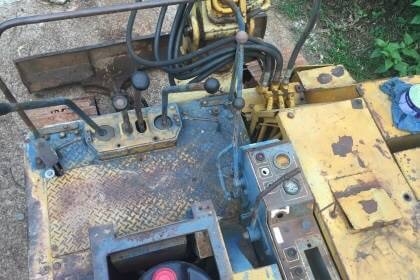 KOMATSU PC30-3 ราคา 135,000 บาท เครื่องดี ปั้มแรง โช่หนา เอวแน่น เอกสารชื้อขาย   รถอยู่ จ.สกลนคร โทร&amp;ไอดีไลน์ 0610710295