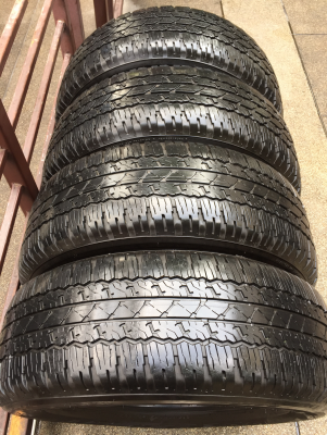 ยาง Bridgestone 265 65 17 กลางปี16 ดอกเต็ม ไม่มีปะ ใช้ยาว ราคาไม่แพง