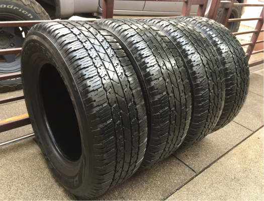 ยาง Bridgestone 265 65 17 กลางปี16 ดอกเต็ม ไม่มีปะ ใช้ยาว ราคาไม่แพง