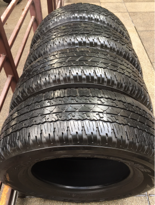 ยาง Bridgestone 265 65 17 กลางปี16 ดอกเต็ม ไม่มีปะ ใช้ยาว ราคาไม่แพง