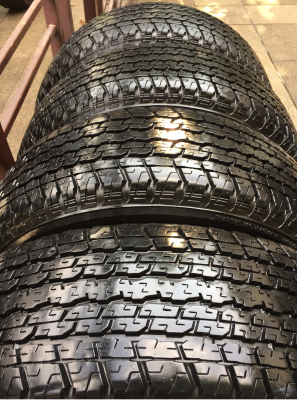 ยาง Bridgestone 255 65 17 ปลายปี15 ดอกเต็ม ไม่มีปะ ใช้ยาว ราคาไม่แพง