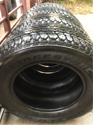 ยาง Bridgestone 255 65 17 ปลายปี15 ดอกเต็ม ไม่มีปะ ใช้ยาว ราคาไม่แพง