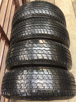 ยาง Bridgestone 255 65 17 ปลายปี15 ดอกเต็ม ไม่มีปะ ใช้ยาว ราคาไม่แพง