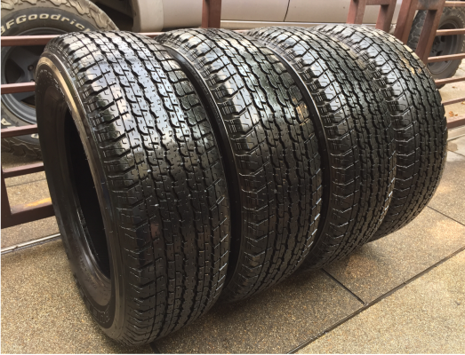 ยาง Bridgestone 255 65 17 ปลายปี15 ดอกเต็ม ไม่มีปะ ใช้ยาว ราคาไม่แพง